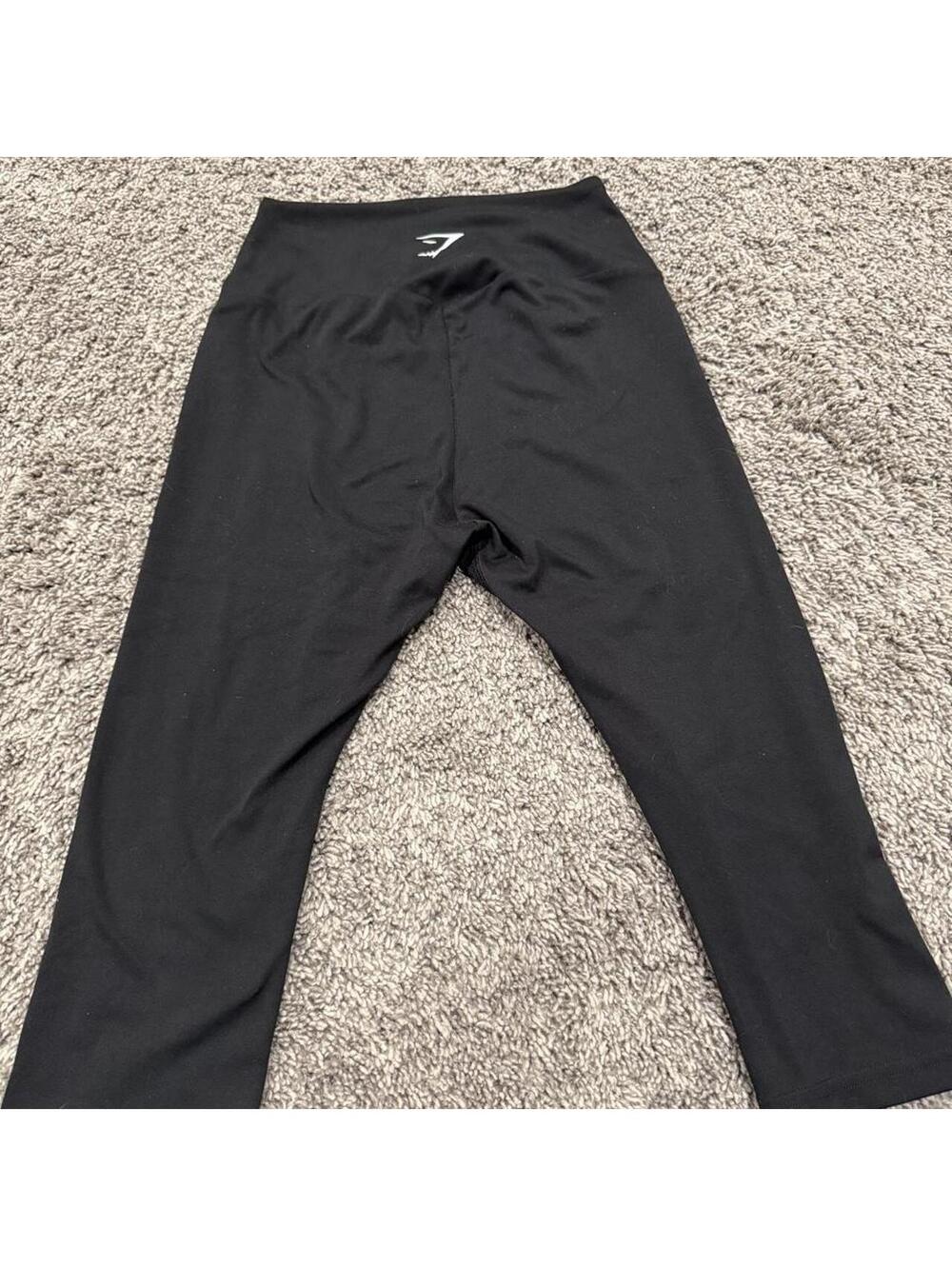 Gymshark Black cropped High-Waisted Leggings Medium